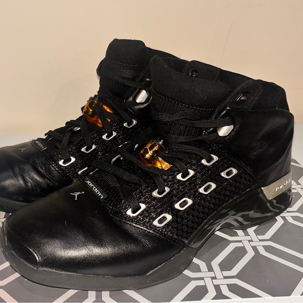 AIR JORDAN XVII 17 OG BLACK METALLIC SILVER